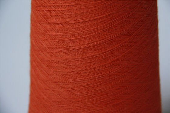 Glanzige en zijderige textuur Modacrylic garen aantal Ne38 2 Geen elasticiteit Ideaal voor textiel toepassingen en kledingproductie